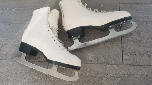 Lange Carina Ladies Figure Ice Skates Size 8.5 or 9 Womens in Skates & Blades in City of Toronto - Image 4