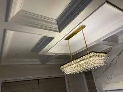Expert Crown Moulding Installation - Quality and Elegance