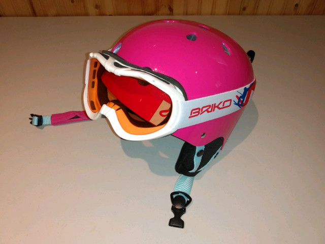 Ensemble de casque et lunettes de ski pour enfant dans Ski  à Longueuil/Rive Sud - Image 2