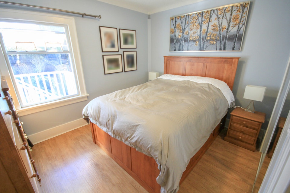 Main Street 2 bedroom house across from park with large deck/ ya 2