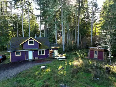 Saltspring COTTAGE FOR SALE! Built in 2001 on 5.44 acres of gorgeous, sunny forested land amidst lar...