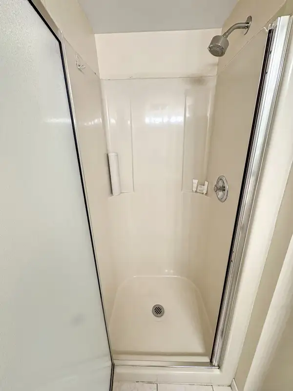 Promotional Rates- Move-In-Today- Lake Banook in Long Term Rentals in Dartmouth - Image 18