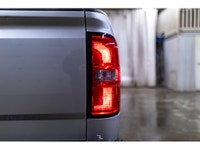 **ACCIDENT FREE - MECHANICALLY CERTIFIED** 106,279 KM This 2018 GMC Sierra 1500 4x4 Crew Cab SLE Kod... (image 8)