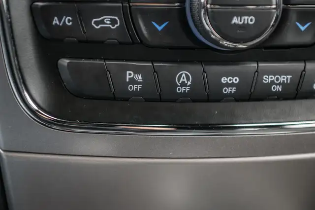 2020 Jeep Grand Cherokee Laredo * V6 * Jamais accidenté * Toujou in Cars & Trucks in City of Montréal - Image 26