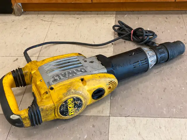 DEWALT D25901 SDS MAX Demolition Hammer - $579 in Power Tools in Mississauga / Peel Region - Image 6