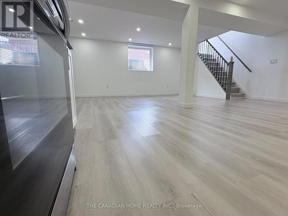 2 - 63 CHAMPLAIN AVENUE Hamilton (Greenford), Ontario 4