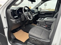 . Engine: Turbocharged Diesel I6 3.0L/183 (image 8)