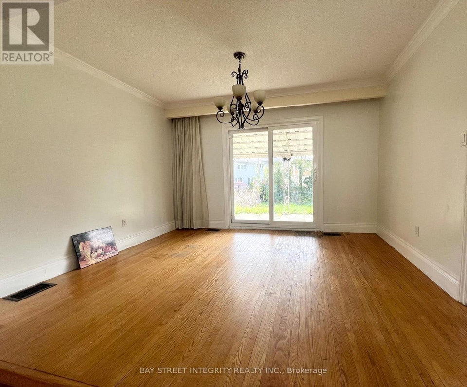 27 TOLLERTON AVENUE Toronto (Bayview Woods-Steeles), Ontario 2