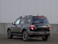 CARGET AUTOMOTIVE is thrilled to offer this 2024 Ford Bronco Outer Banks, a stylish off-road SUV tha... (image 8)