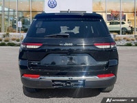 This Jeep Grand Cherokee delivers a Regular Unleaded V-6 3.6 L/220 engine powering this Automatic tr... (image 3)