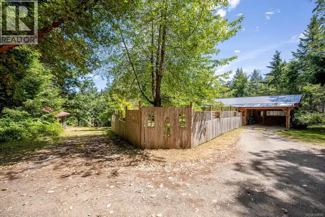 9900 Greenhill Rd Denman Island, British Columbia in Houses for Sale in Comox / Courtenay / Cumberland - Image 33