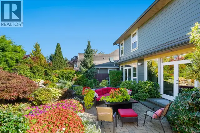 3172 Royal Vista Way Courtenay, British Columbia in Houses for Sale in Comox / Courtenay / Cumberland - Image 9