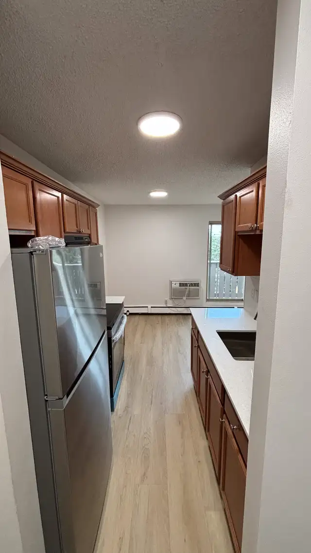 Studio Owl at The Mews – Carlton - First Month Rent Free!63849107837057120