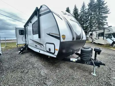 CrossRoads Sunset Trail travel trailer SS330SI highlights: Front Master Suite Triple Slides Rear Liv...