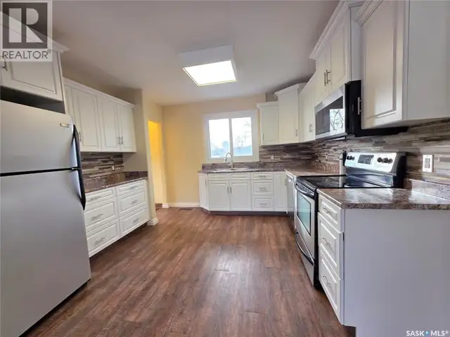 1420 Chaplin STREET E Swift Current, Saskatchewan in Houses for Sale in Swift Current - Image 3