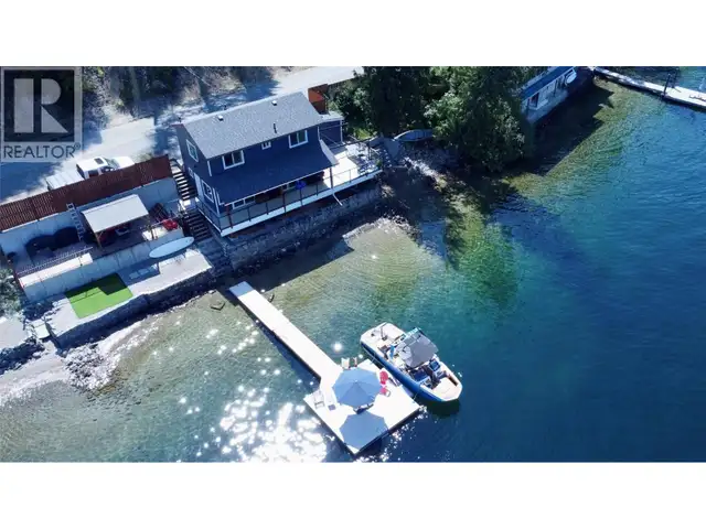 3109 East Lake Drive Christina Lake, British Columbia in Houses for Sale in Penticton - Image 4