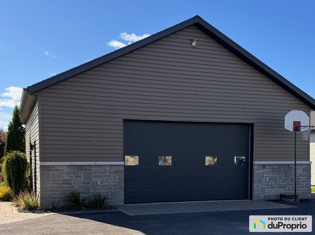 $689,000 - 2 Storey for sale in Dolbeau-Mistassini — photo 2