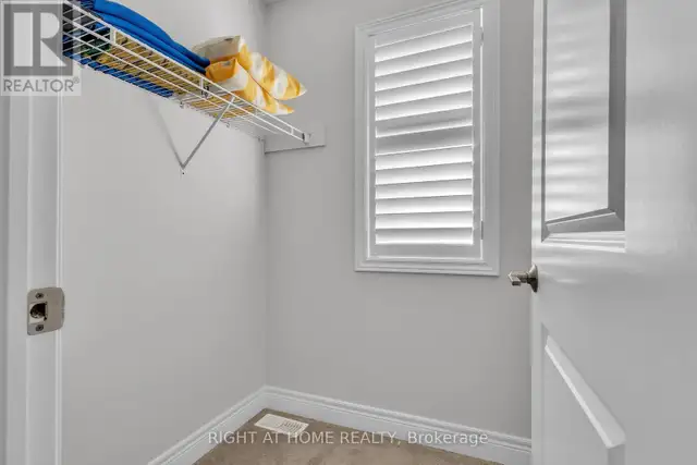 321 CARRIAGE WAY Waterloo, Ontario in Houses for Sale in Kitchener / Waterloo - Image 33