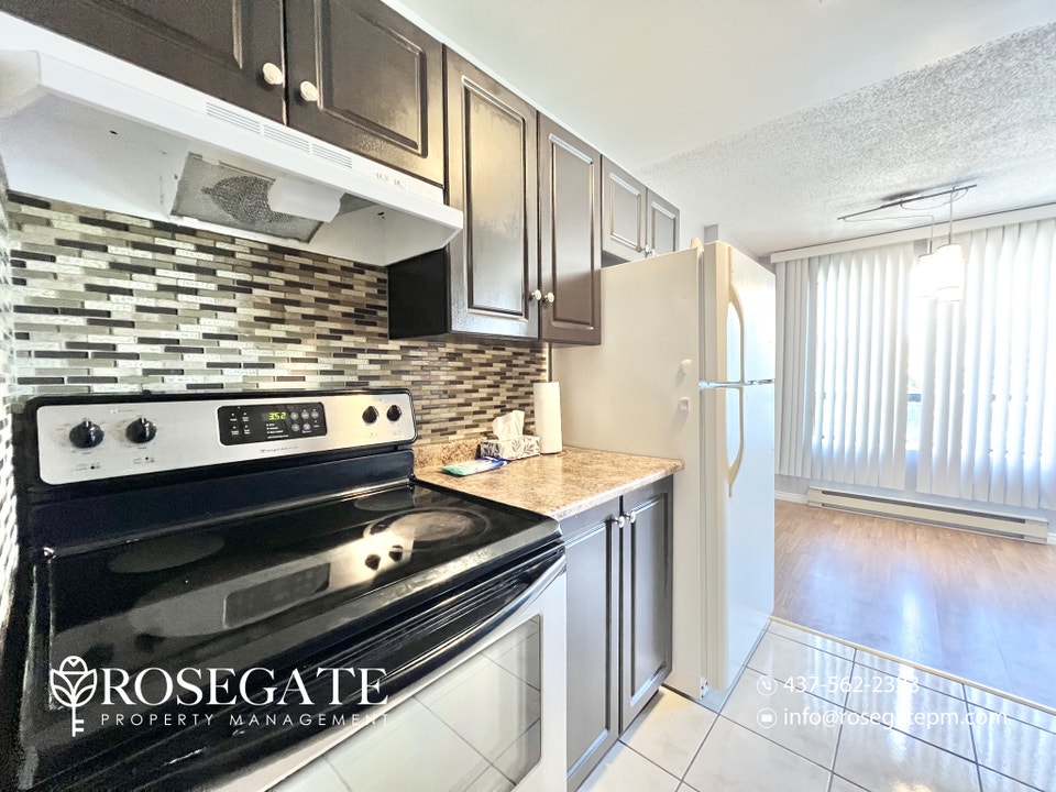Spacious 2-Bedroom Apartment in Prime London Location – 900 Sq F 3