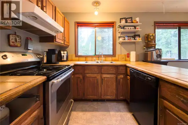 9571 Gleadle Rd Black Creek, British Columbia in Houses for Sale in Comox / Courtenay / Cumberland - Image 10