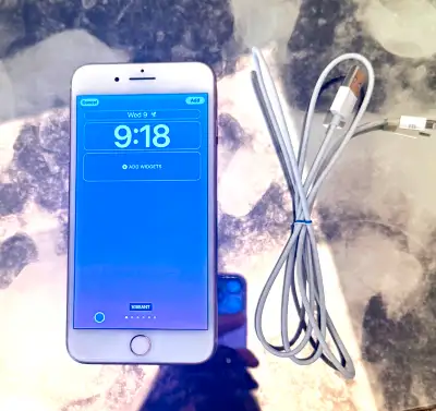 iPhone 8 PLUS Unlocked Good Condition 75% Battery Health 64GB Charger included