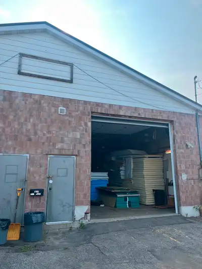 FOR LEASE – Warehouse/Storage Spaces | 15 Mins from Downtown Ottawa Rare Opportunity – Act Fast! We...