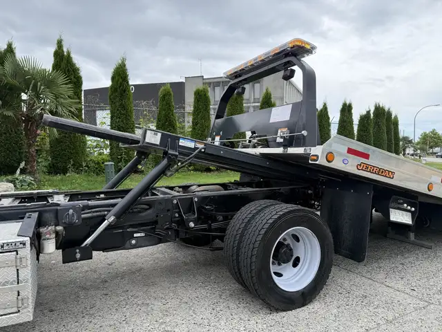 2022 Ford F600 XLT 4x4 20 Foot Roll Off Flatdeck Tow Truck in Heavy Trucks in Regina - Image 18