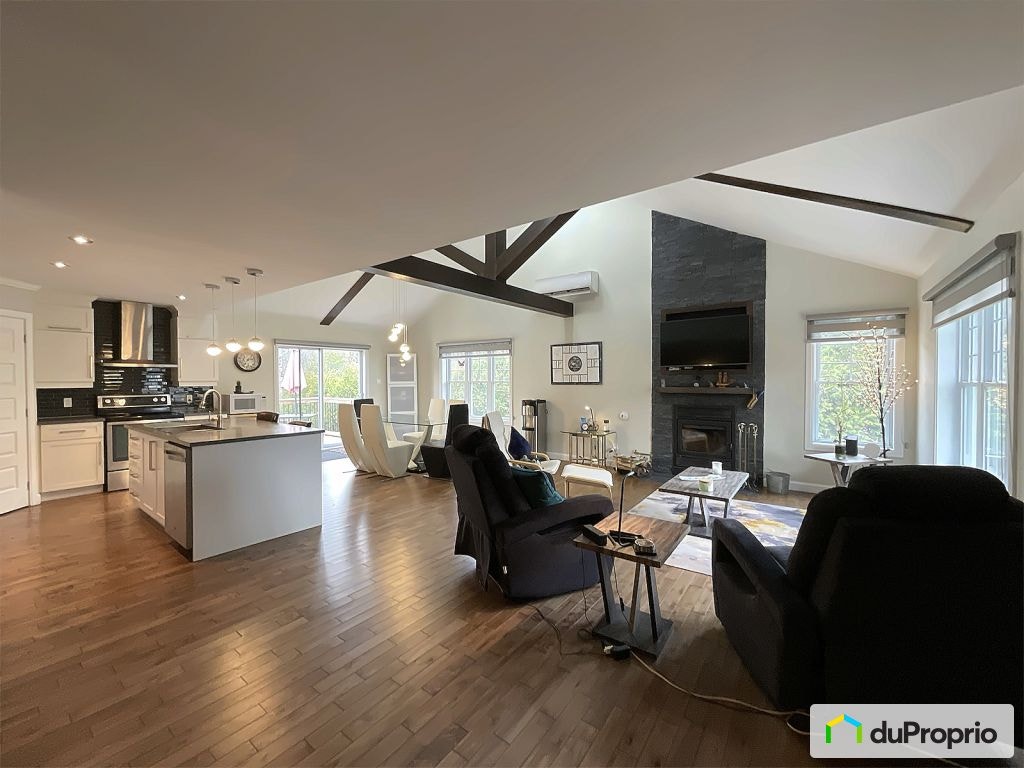 $949,500 - Bungalow for sale in Hudson — photo 2