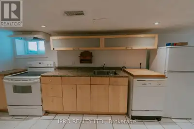 BASEMENT - 183 LIVINGSTONE AVENUE W Toronto (Briar Hill-Belgravi