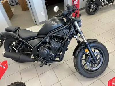 Displacement: 28.7 cu. in. (471 cc) Engine Type: Parallel Twin Bore and Stroke: Bore: 2.64 in. (67 m...