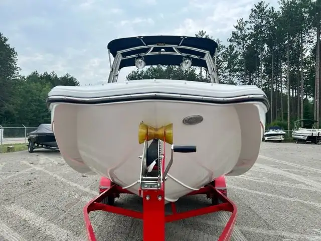 2010 19' RINKER MTX BOWRIDER WAKEBOARD BOAT in Powerboats & Motorboats in Peterborough - Image 8