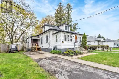 Excellent opportunity for those looking to get into the market. Fantastic duplex on large 66ft x 131...