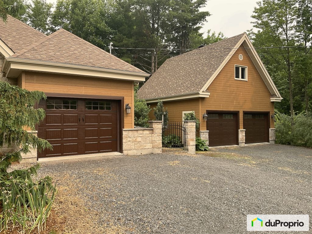 $829,000 - Bungalow for sale in St-Cyrille-De-Wendover — photo 2
