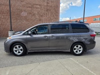 2020 TOYOTA SIENNA 8 PASSENGER WITH REMOVABLE MIDDLE SEAT TO CONVERT TO 7 PASSENGER CAPTAIN SEATING!... (image 1)