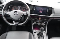 WELL MAINTAINED Drive the Volkswagen Jetta 1.4T Highline where style meets performance! Experience a... (image 9)