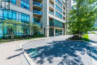 Luxury Living in Mississauga's Prestigious Tiara Building - Beautiful, Bright & Spacious 2BR Condo:...