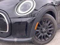 This 2024 Mini Cooper 3 door is ready for your driveway! With low KM's, backup camera, a clean carfa... (image 1)