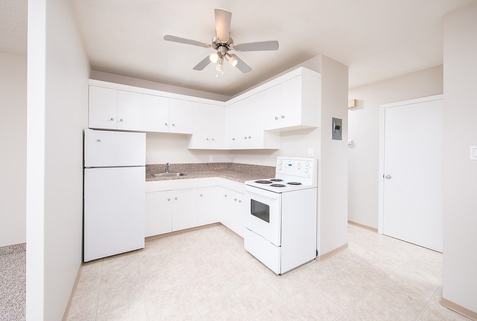 Centerpoint - 1 Bedroom Apartment for Rent 4