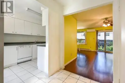 Rarely offered, affordable 3-bedroom townhome in a highly convenient, family-oriented neighbourhood!...