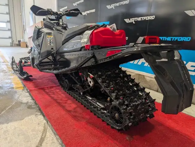 2025 Polaris 9R INDY XCR 136 in Snowmobiles in Thetford Mines - Image 7