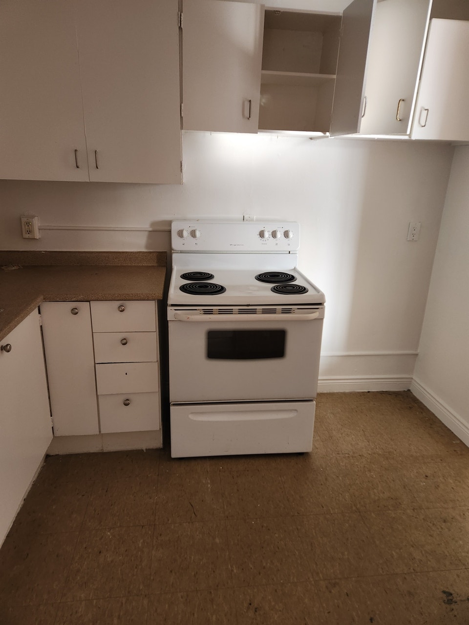 2 Bed with 1 Mo. Free Rent + extra $100 off for Seniors! 3