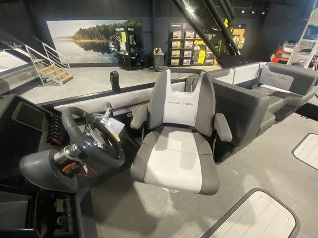 2024 Manitou Cruise 22 Switchback in Powerboats & Motorboats in Saskatoon - Image 6