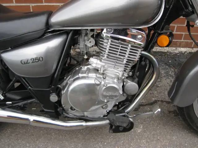 2010 Suzuki GZ250 Marauder in Street, Cruisers & Choppers in City of Toronto - Image 5
