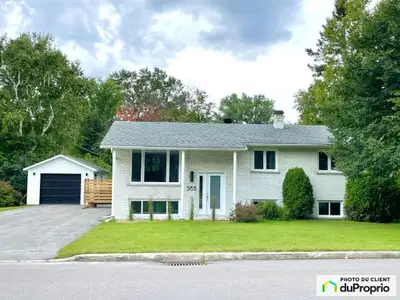 Maison principalement rénovée en 2024, comprenant 4 chambres, dont 3 aux RDC (possibilité 5 chambres...