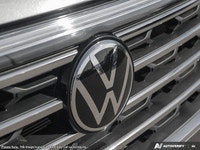 This Volkswagen Atlas boasts a Intercooled Turbo Regular Unleaded I-4 2.0 L/121 engine powering this... (image 9)