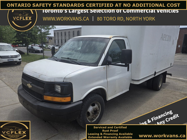 2013 GMC Savana Van G3500 14Ft Box V8 Gasoline in Cars & Trucks in City of Toronto