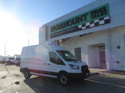 V6 GAS ENGINE, AUTO TRANS, A/C, POWER WINDOWS & LOCKS WITH KEYLESS ENTRY, POWER MIRRORS, TILT STEERI...