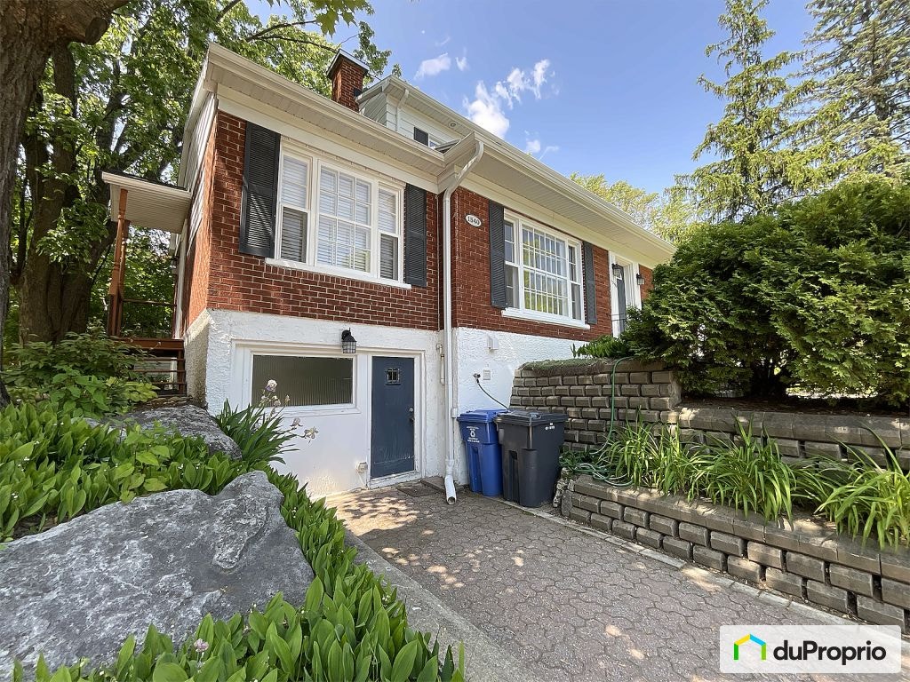 $1,095,000 - Triplex for sale in St-Sacrement — photo 1