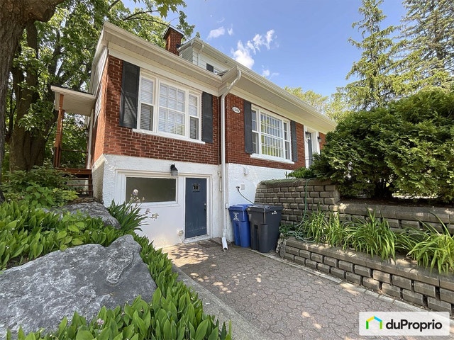 $1,095,000 - Triplex for sale in St-Sacrement — photo 1