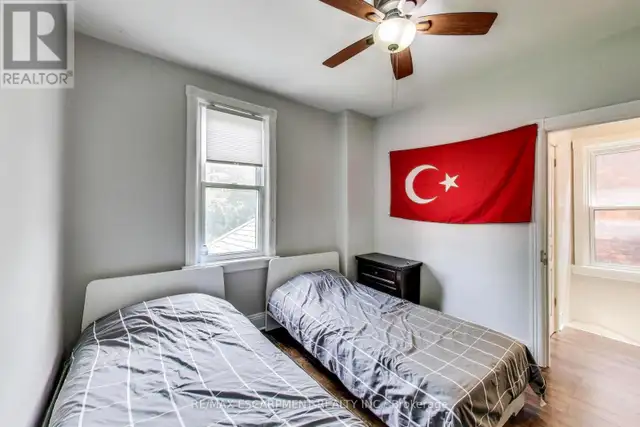 8 MADISON AVENUE Hamilton (Gibson), Ontario in Houses for Sale in Hamilton - Image 12